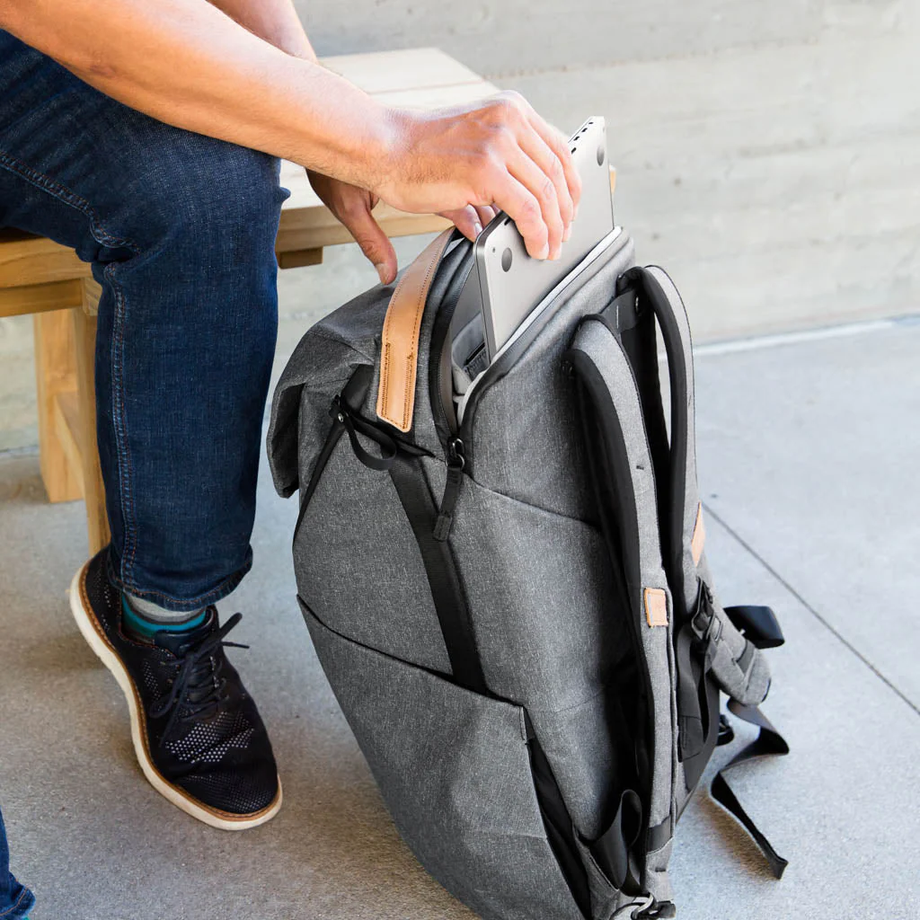 Everyday Backpack | 30L | Charcoal | Factory 2nd - Image 7