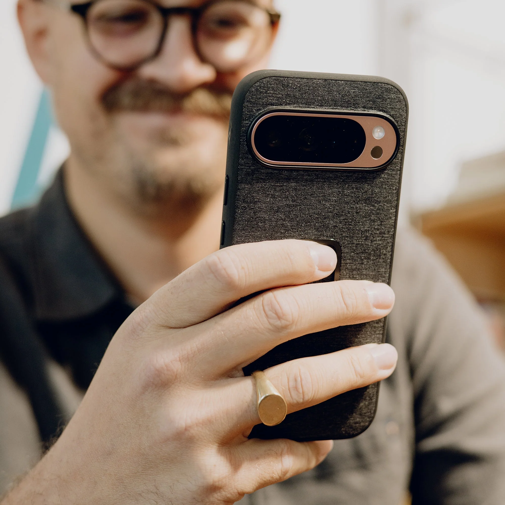 Everyday Case for Pixel 9 Pro | Everyday Case Loop | Charcoal | Nylon | PD Certified - Image 4