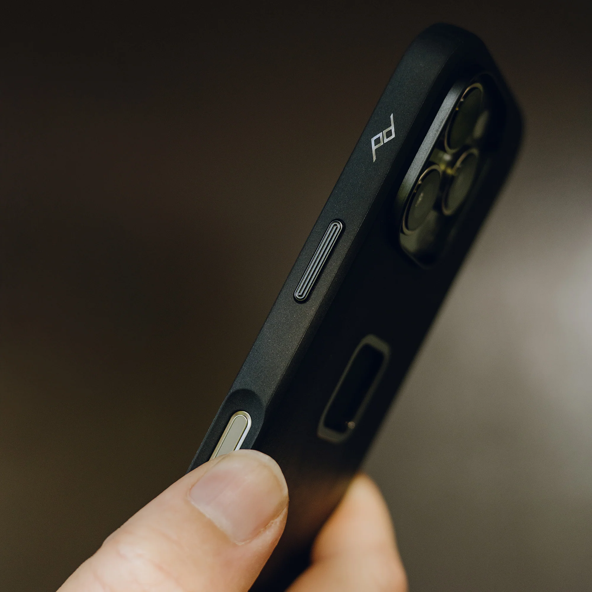 Everyday Clarino Case | iPhone 16 Pro Max Black - Image 5