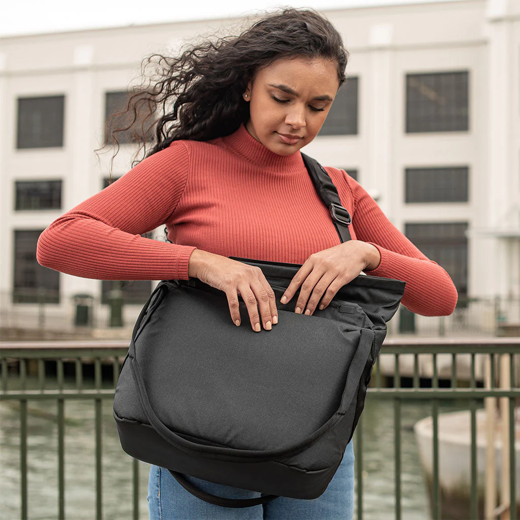Everyday Tote | 15L | Black - Image 8